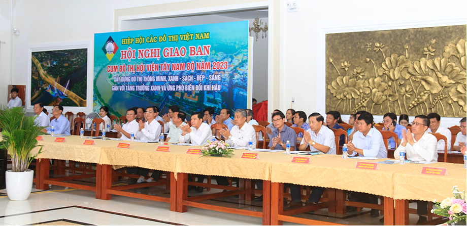 Hội nghị giao ban Cụm đô thị Tây Nam Bộ và công nhận Thị xã Tịnh Biên là hội viên Hiệp hội Các đô thị Việt Nam
